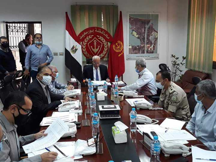 محافظ بورسعيد يترأس غرفة العمليات لمتابعة سير انتخابات النواب