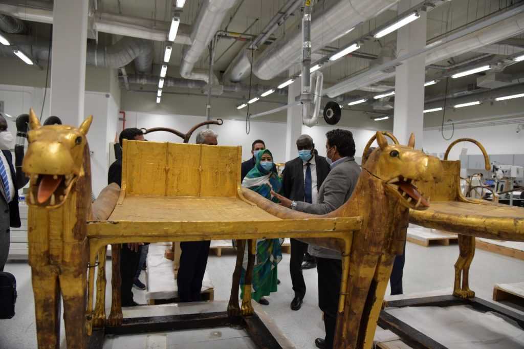 رئيس مفوضية الاتحاد الإفريقي يزور المتحف المصري