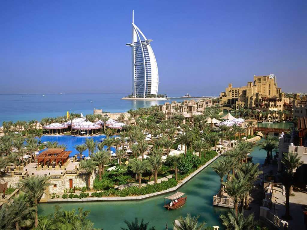 دبي تقود التعافي التجاري عالمياً
