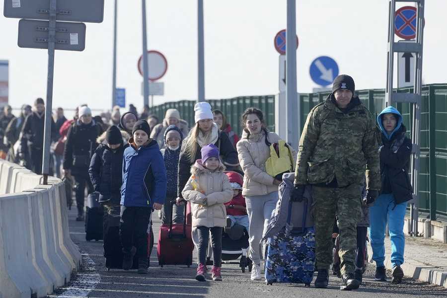 أكثر من 10 آلاف لاجئ أوكراني يصلون إلى اليونان وقبرص