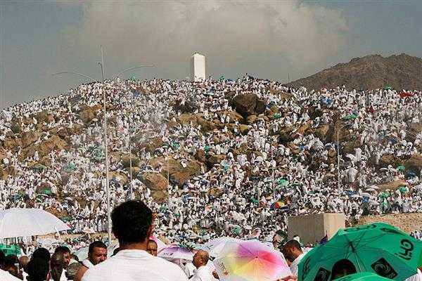 أكبر تجمع للحجاج المسلمين على جبل عرفات منذ جائحة كورونا