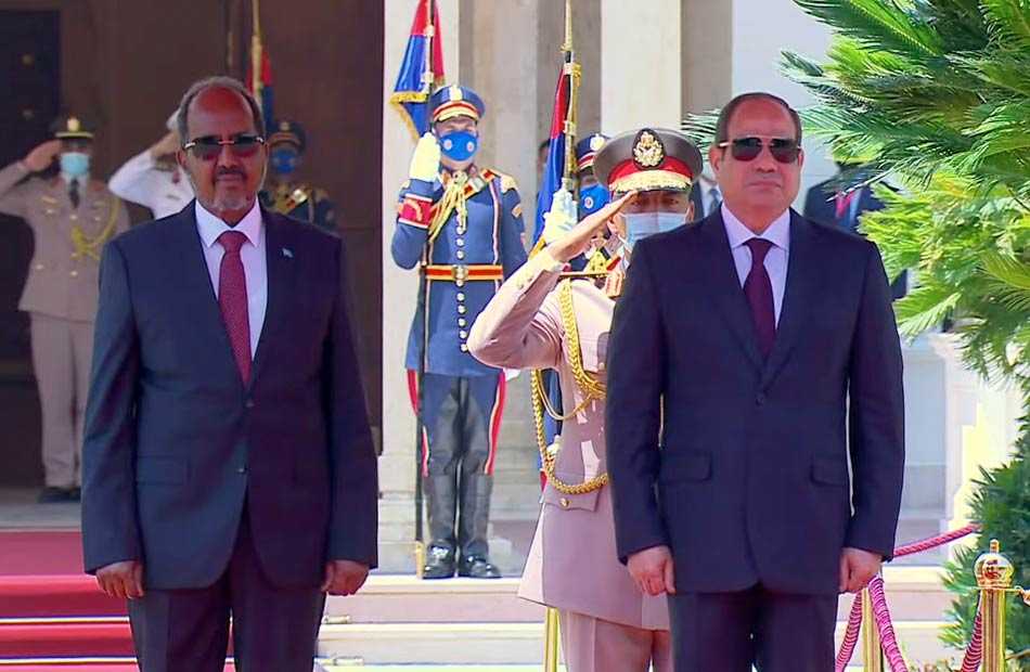 مراسم استقبال رسمية للرئيس الصومالي بقصر الاتحادية