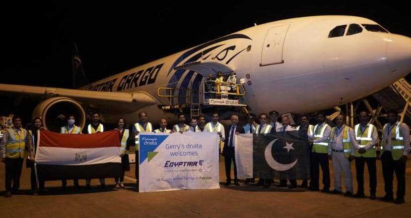 طائرة مصر للطيران تهبط فى باكستان لأول مرة