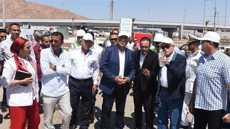 رئيس الوزراء يتفقد الممشى السياحي بمدينة شرم الشيخ