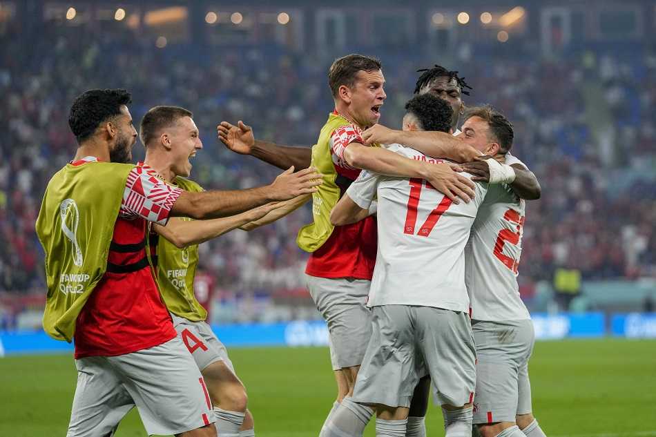 سويسرا تهزم صربيا في مباراة مجنونة وتتأهل لثمن النهائي