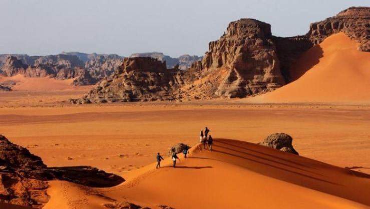 الجزائر تفتح أبواب الصحراء الكبرى للسياح وتستهدف 10 ملايين زائر