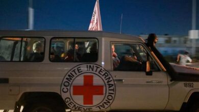 الوفد المصري يتحرك من معبر رفح لاستلام المحتجزين الإسرائيليين من الصليب الأحمر بغزة