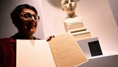 متحف أرتور رامبو في فرنسا يرفع النقاب عن مخطوطات للشاعر