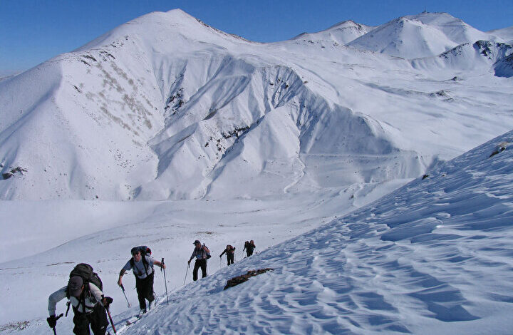 تلفريك "بالاندوكن" يستقطب 2 مليون زائر بموسم التزلج بتركيا